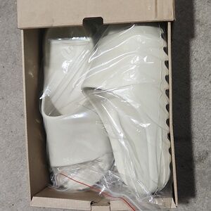 Yeezy slide size 11 color bone